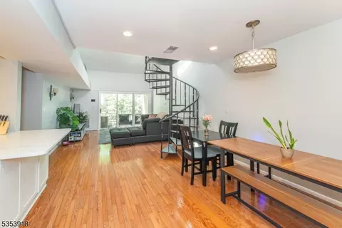 41 Mt Kemble Ave 404 #404, Morristown, NJ 07960