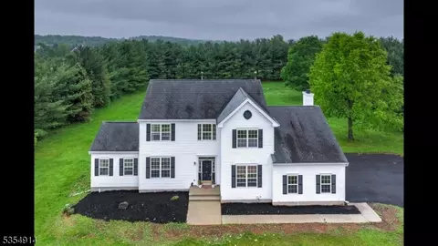 27 Suydam Rd, Somerset, NJ 08873