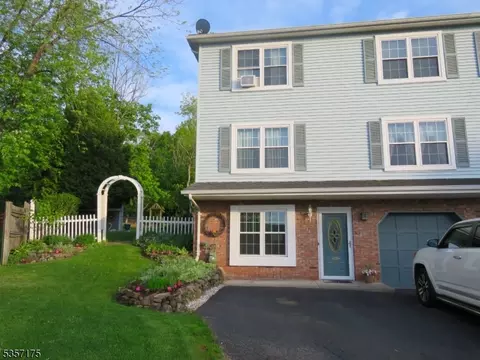 111 Lenape Trl, Washington, NJ 07882