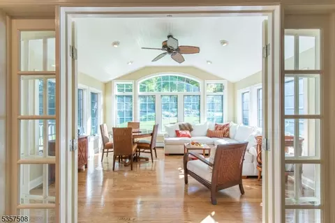 11 Weiss Dr, Towaco, NJ 07082