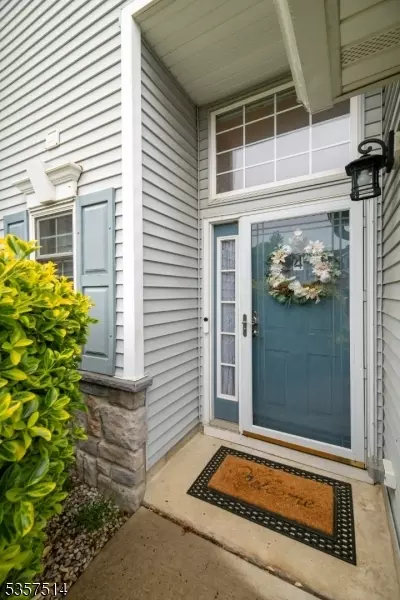 4 Linda Ct #4, South Amboy, NJ 08879