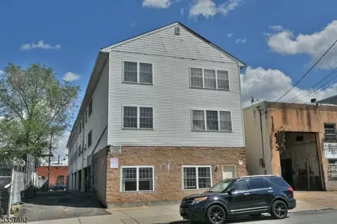 911 Madison Ave #82, Paterson, NJ 07501