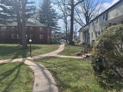1605 Wood Ave #E1, Roselle, NJ 07203