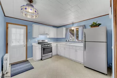 16 Kent Pl, North Plainfield, NJ 07063 photo 9