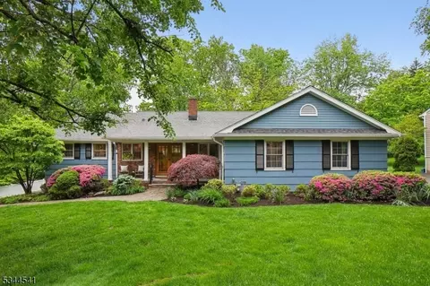 1029 Ledgewood Rd, Mountainside, NJ 07092