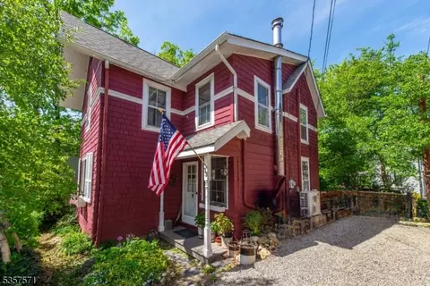 33 Embury Pl, Mount Tabor, NJ 07878