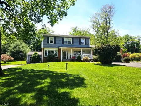 51 Preston Dr, Somerville, NJ 08876