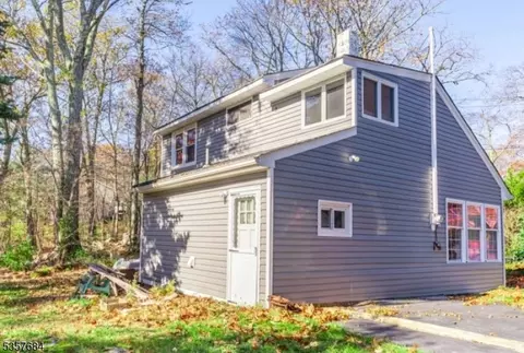 13 Oradell Rd, West Milford Twp, NJ 07421