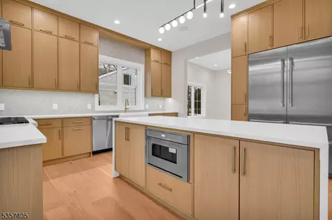38 Miele Pl, Summit, NJ 07901 photo 11