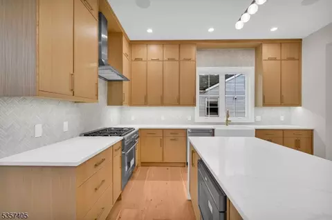 38 Miele Pl, Summit, NJ 07901 photo 9