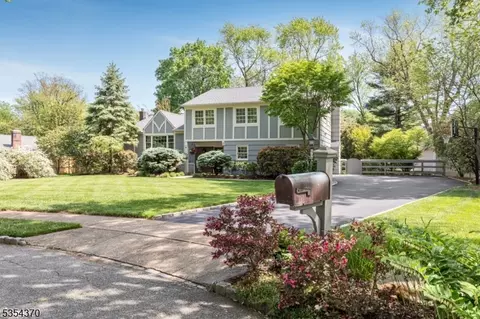 7 Pletcher Pl, Morristown, NJ 07960