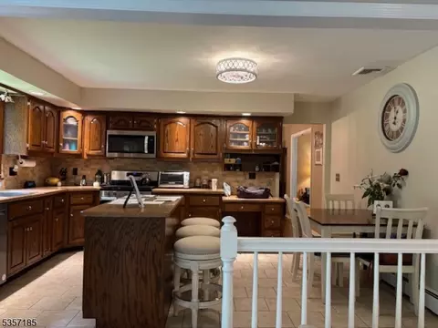32 Northgate, Wanaque, NJ 07465 photo 5