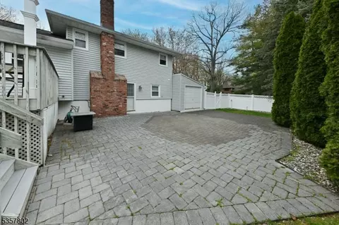 294 Mchenry Dr, Paramus, NJ 07652 photo 20