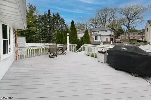 294 Mchenry Dr, Paramus, NJ 07652 photo 22