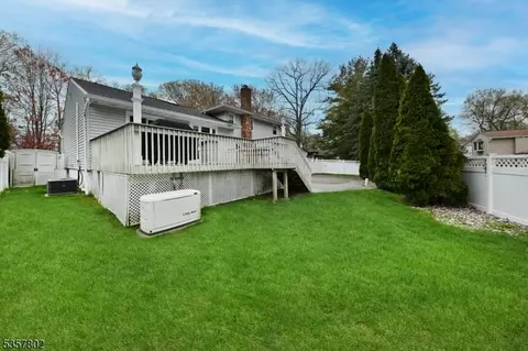 294 Mchenry Dr, Paramus, NJ 07652 photo 3