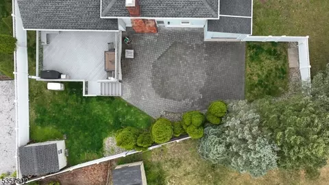 294 Mchenry Dr, Paramus, NJ 07652 photo 26