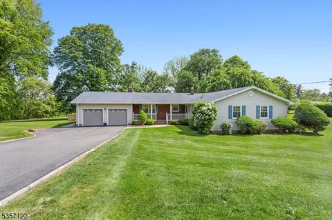 12 Glory Rd, Lebanon, NJ 08833