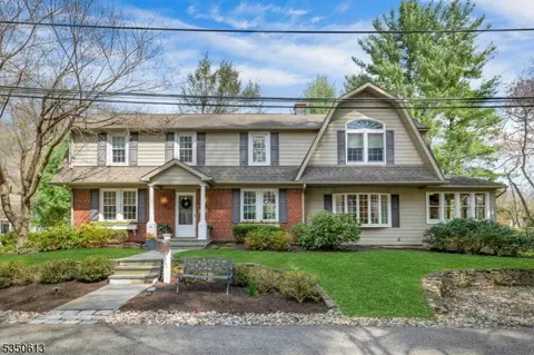 1 Warwick Rd, Mountain Lakes, NJ 07046