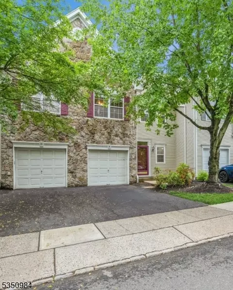 30 Mayflower Dr, Basking Ridge, NJ 07920