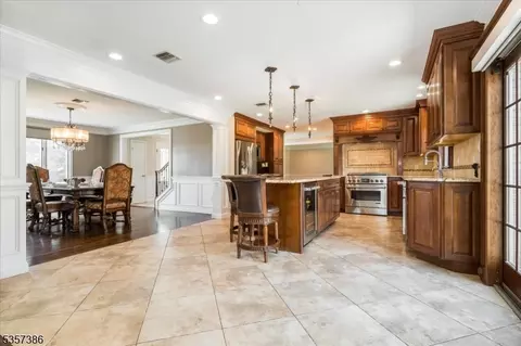 2 Stratton Dr, Wayne, NJ 07470 photo 15