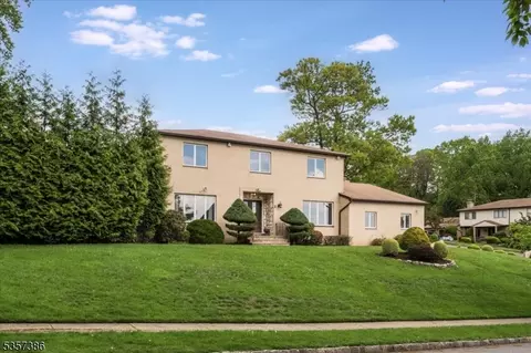 2 Stratton Dr, Wayne, NJ 07470 photo 1