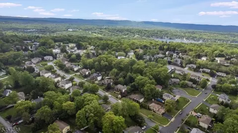 2 Stratton Dr, Wayne, NJ 07470 photo 12
