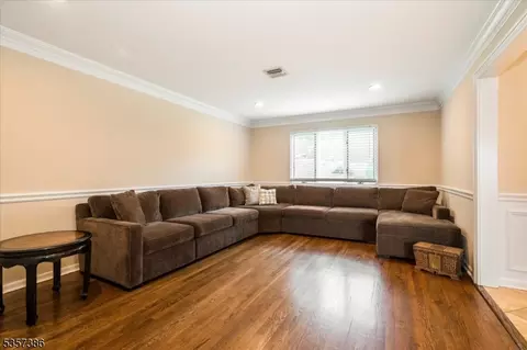 2 Stratton Dr, Wayne, NJ 07470 photo 26