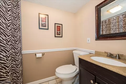 2 Stratton Dr, Wayne, NJ 07470 photo 42