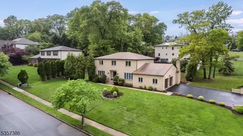 2 Stratton Dr, Wayne, NJ 07470 photo 2