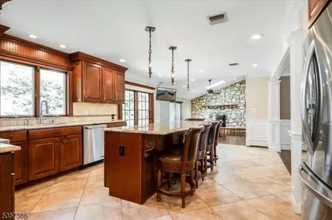 2 Stratton Dr, Wayne, NJ 07470 photo 20