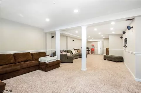 2 Stratton Dr, Wayne, NJ 07470 photo 39