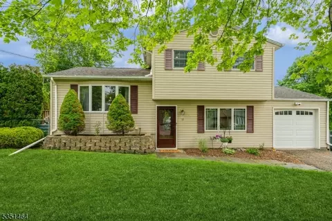 11 Young Dr, Stanhope, NJ 07874