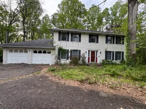 62 Russling Rd, Hackettstown, NJ 07840