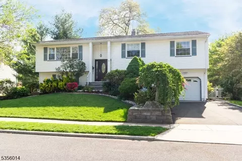 28 Beechwood Ave, Metuchen, NJ 08840