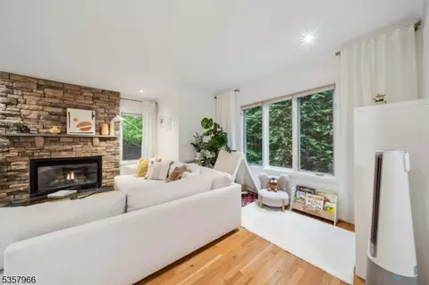 33 Eggers Ct, Summit, NJ 07901 photo 3