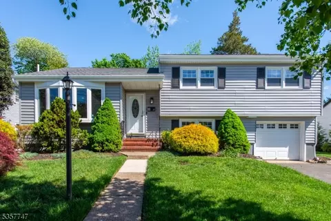 27 Elmbrook Pl, Bloomfield, NJ 07003