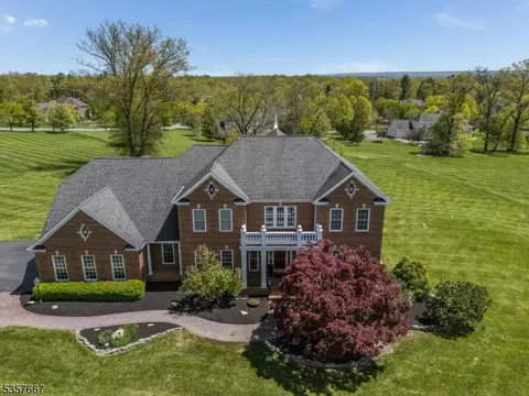 3 Stillwater Ln, Flemington, NJ 08822