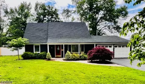 10 Evergreen Rd, Somerset, NJ 08873