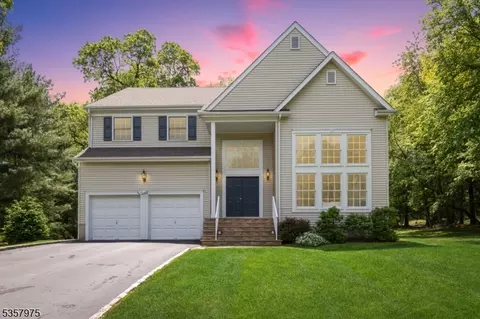 2 Mcmanus Dr, Bridgewater, NJ 08807