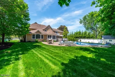 20 Manor Dr, Wayne, NJ 07470 photo 38