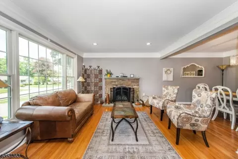 20 Manor Dr, Wayne, NJ 07470 photo 8