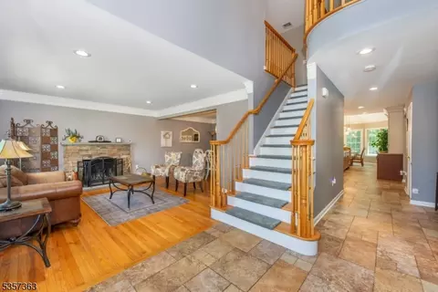 20 Manor Dr, Wayne, NJ 07470 photo 3
