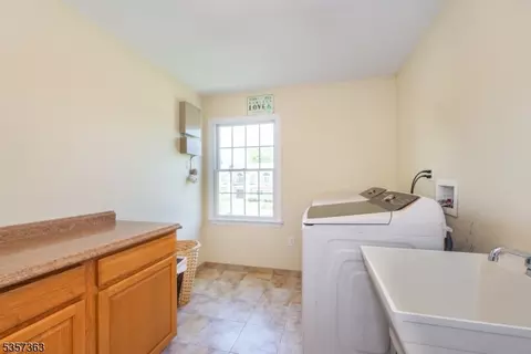 20 Manor Dr, Wayne, NJ 07470 photo 35