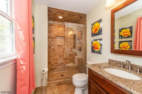 20 Manor Dr, Wayne, NJ 07470 photo 25