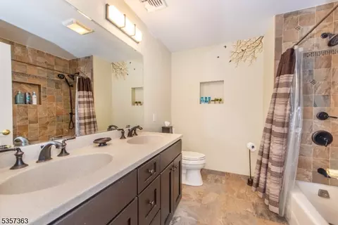 20 Manor Dr, Wayne, NJ 07470 photo 33