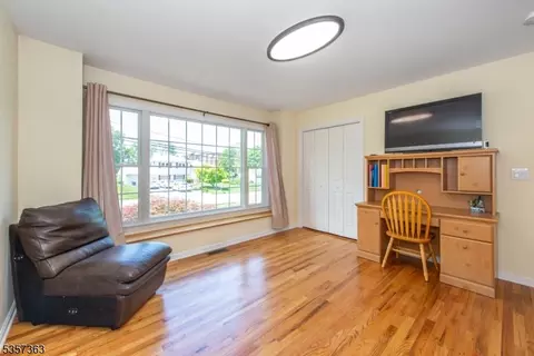 20 Manor Dr, Wayne, NJ 07470 photo 28