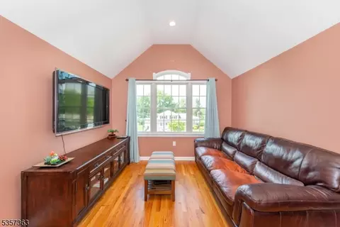 20 Manor Dr, Wayne, NJ 07470 photo 22