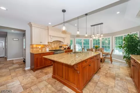 20 Manor Dr, Wayne, NJ 07470 photo 14