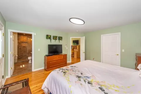 20 Manor Dr, Wayne, NJ 07470 photo 32