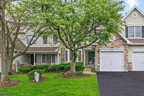 136 Patriot Hill Dr, Bernards Twp, NJ 07920